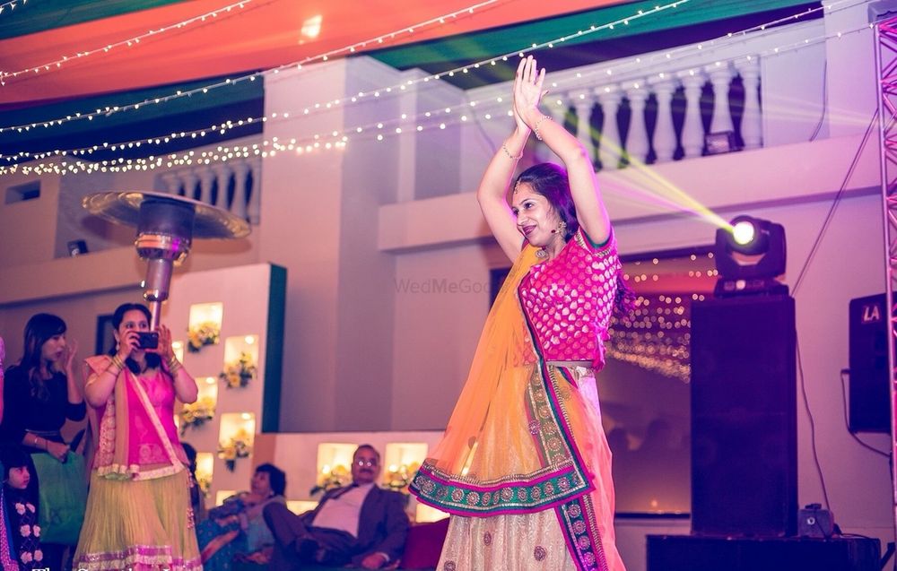 Photo By Dance With Us - Sangeet Choreographer