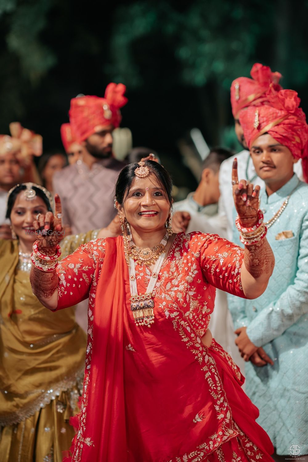 Photo By Silverlight Studios  - Photographers