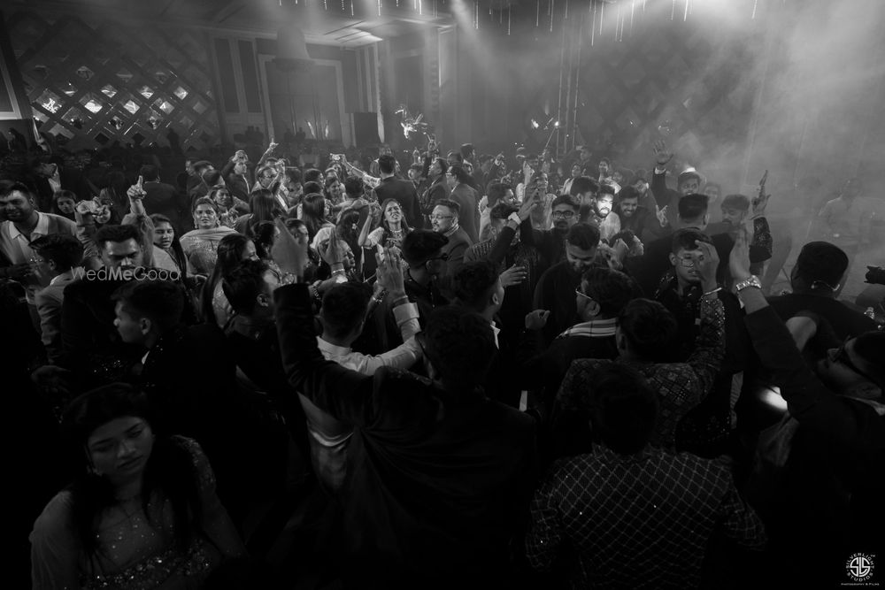 Photo By Silverlight Studios  - Photographers