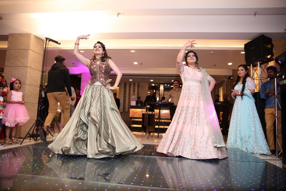 Photo By Kriti Wedding Choreography  - Sangeet Choreographer