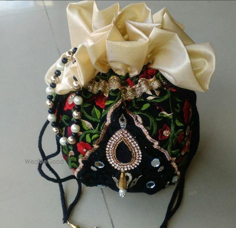 Photo By The Potlivala - Accessories