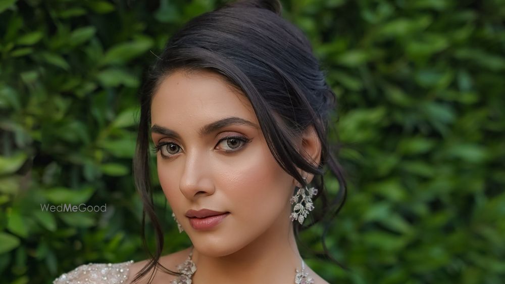 Upbeat Makeovers by Pooja Arora