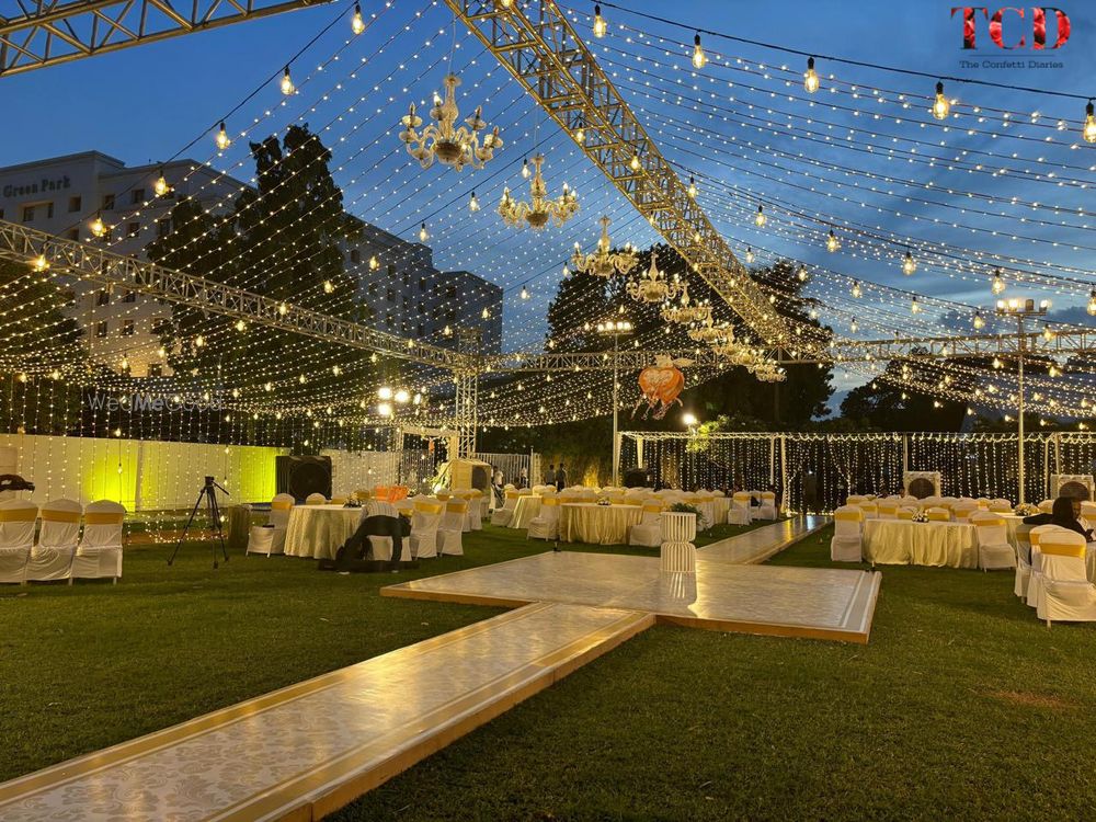 Photo By The Confetti Diaries - Decorators