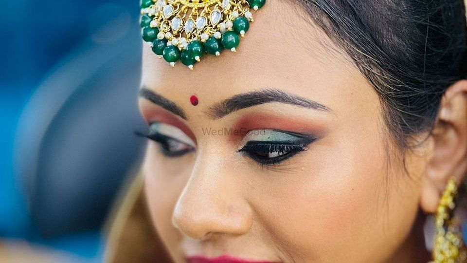 Makeup with Asthana Shrii