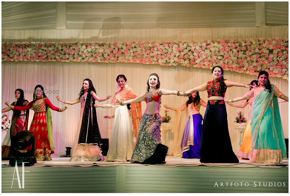 Photo By Divay - The Wedding Choreographers - Sangeet Choreographer