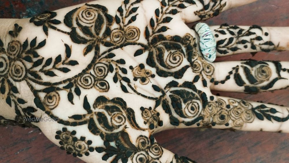 Ayesha Mahendi Art