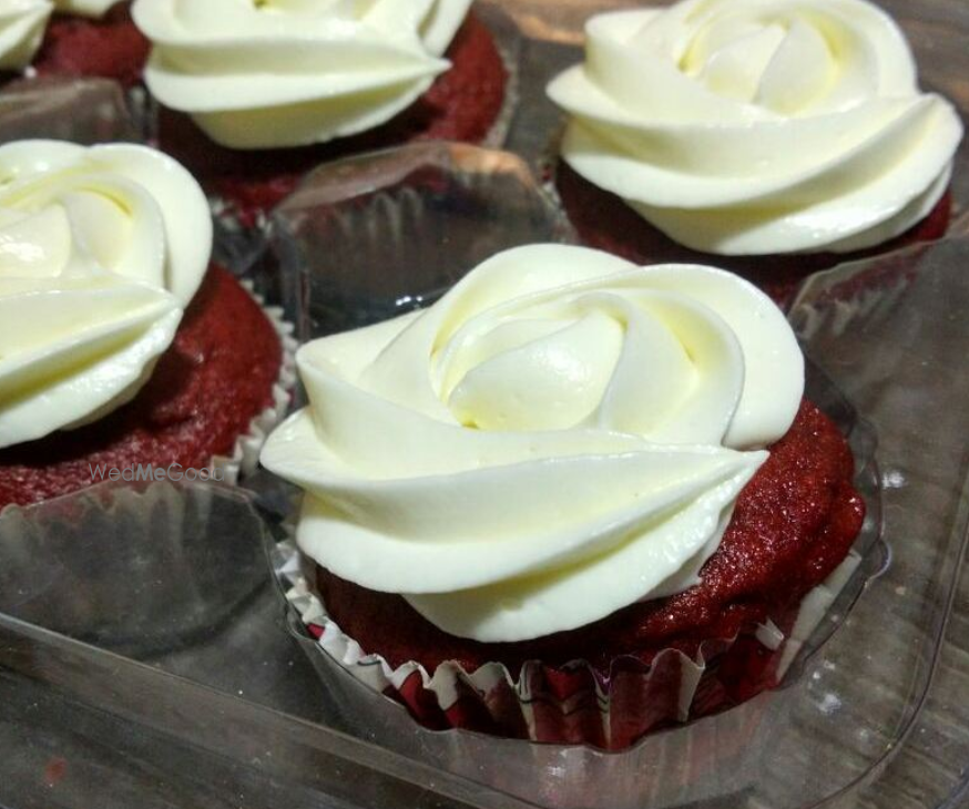 Photo By The Next Door Baker - Favors