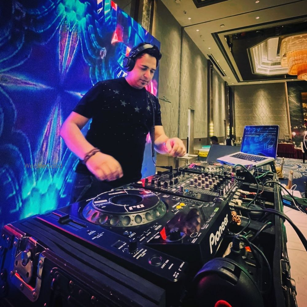 Photo By DJ Rohit Frisky Studio - DJs