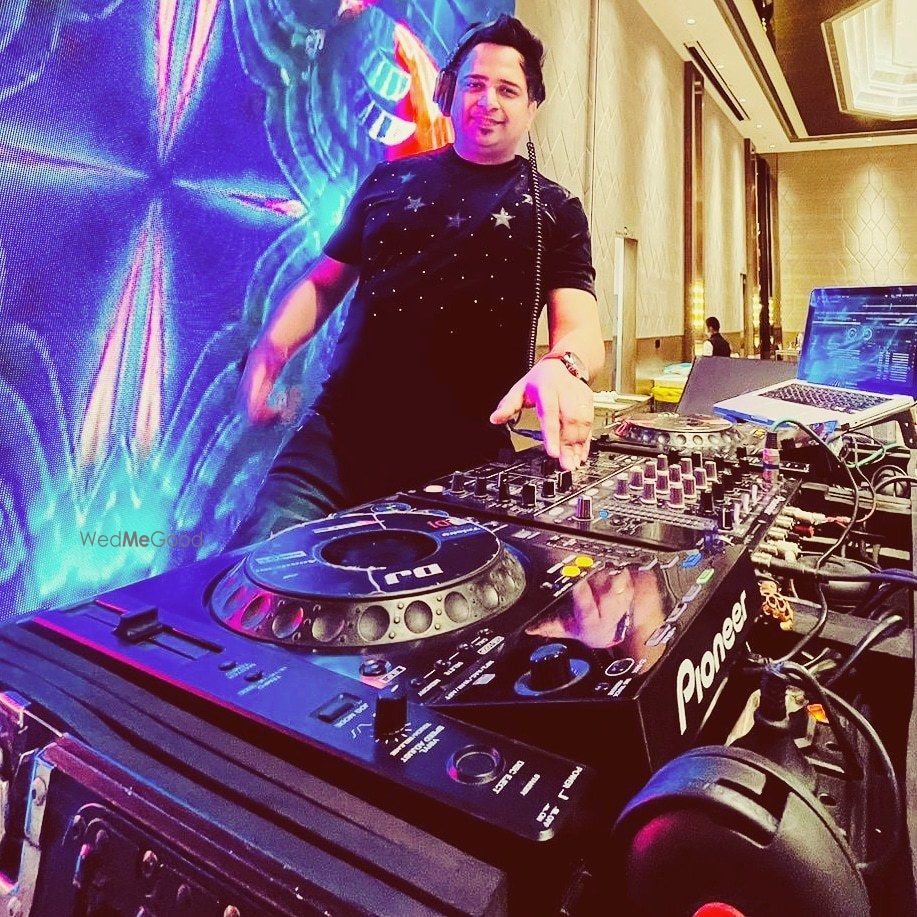 Photo By DJ Rohit Frisky Studio - DJs