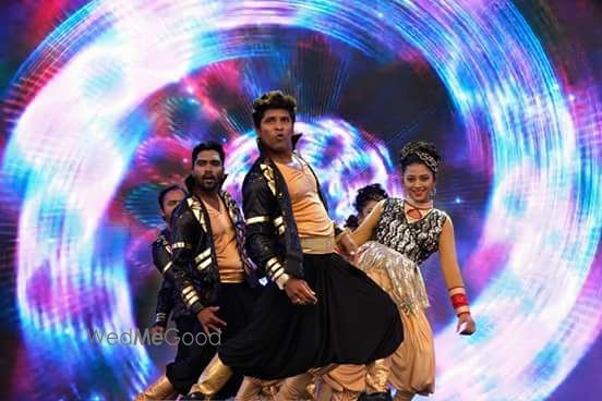 Photo By Fullout Dance Event Company - Sangeet Choreographer