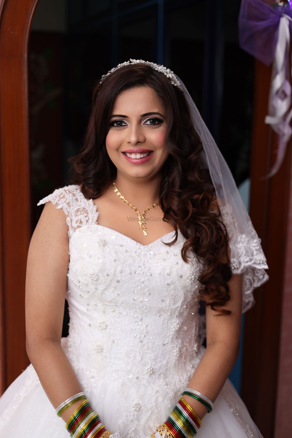 Photo By Makeovers by Zeel - Bridal Makeup