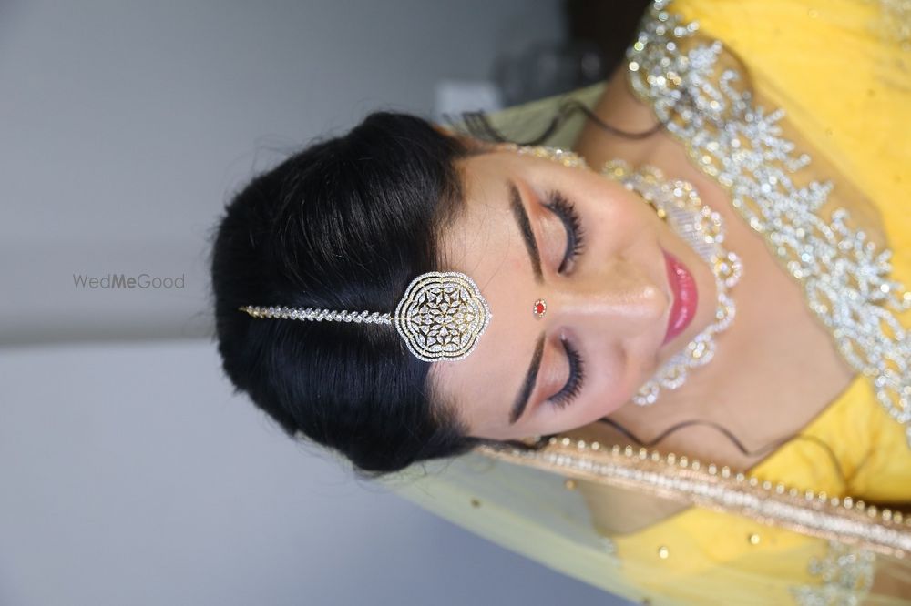 Photo By Myra kalra - Bridal Makeup