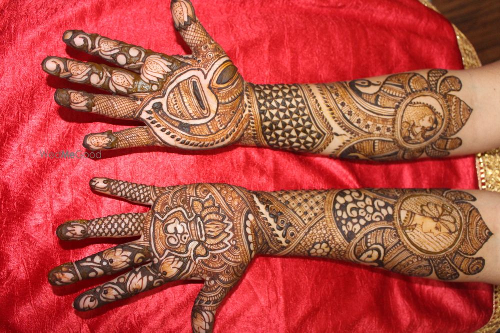 Photo By Pari Beauty Studio - Mehendi Artist