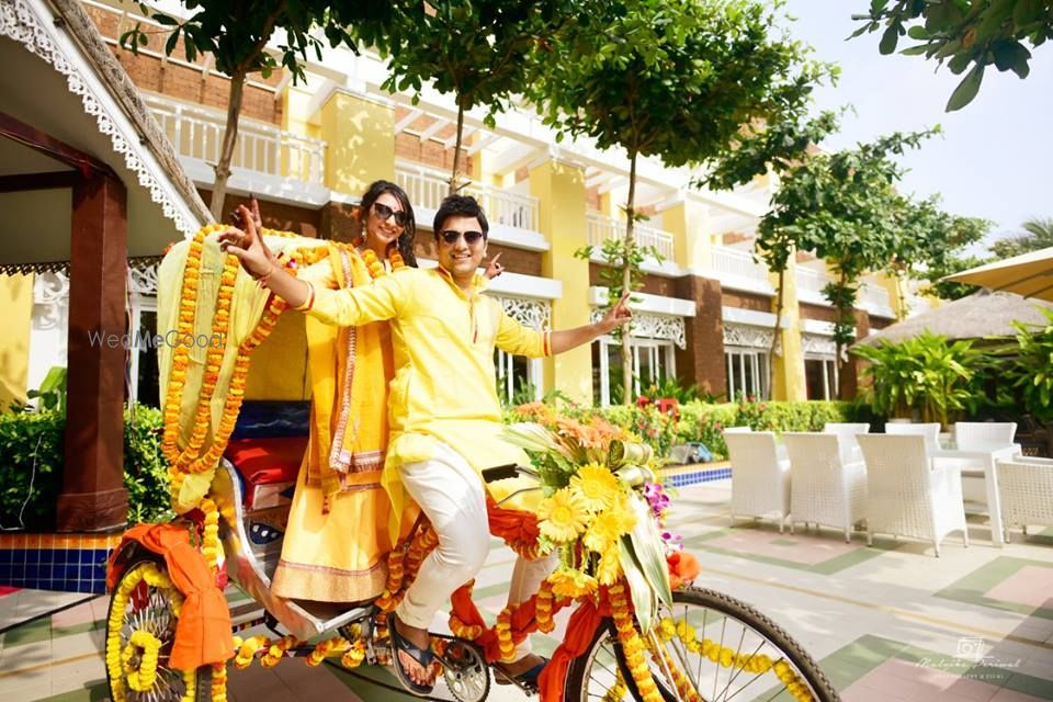 Photo of couple on rickshaw