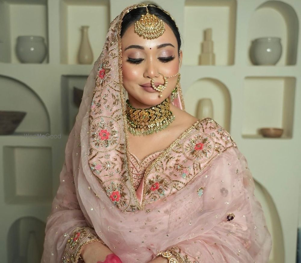Photo By Aarti Khanna Makeovers - Bridal Makeup
