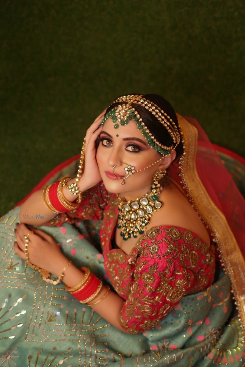 Photo By Aayushi Hatuniya Makeovers - Bridal Makeup