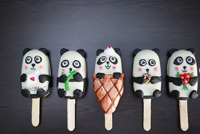 Photo of Unique panda cakesicles pops for wedding