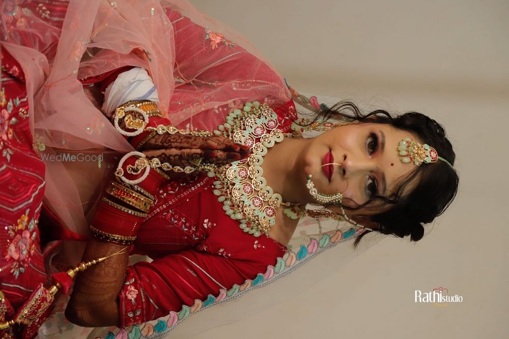 Photo By Priyanka Makeovers - Bridal Makeup