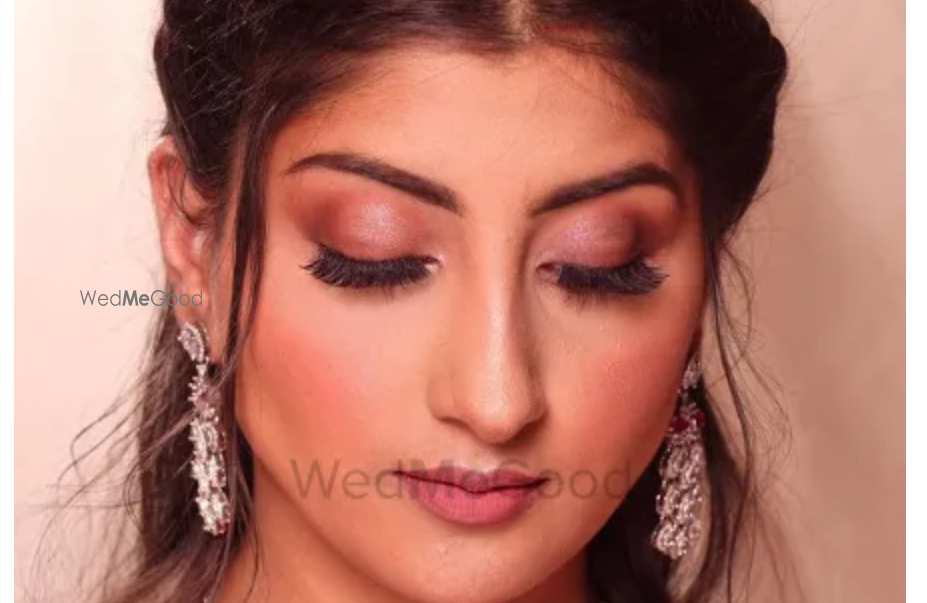 Blush and Lashes by Pracchi Abroll