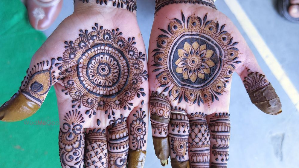 Love Mehndi Artist