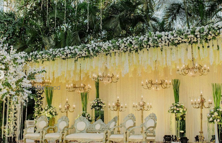 The Wedding Cabana-Decor