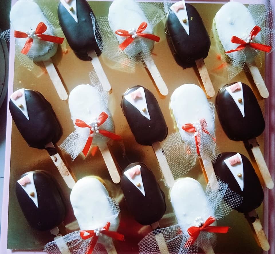 Photo By Popilicious Cake - Favors