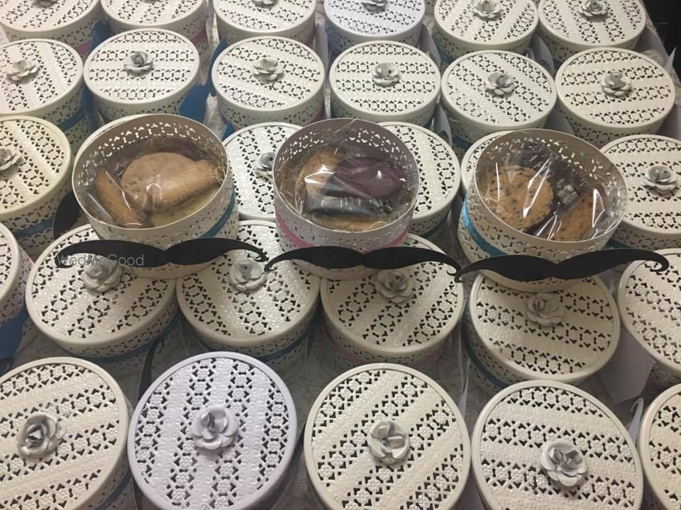 Photo By Lets Go Dutch Bakers - Favors