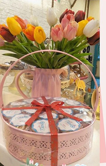 Photo By Lets Go Dutch Bakers - Favors