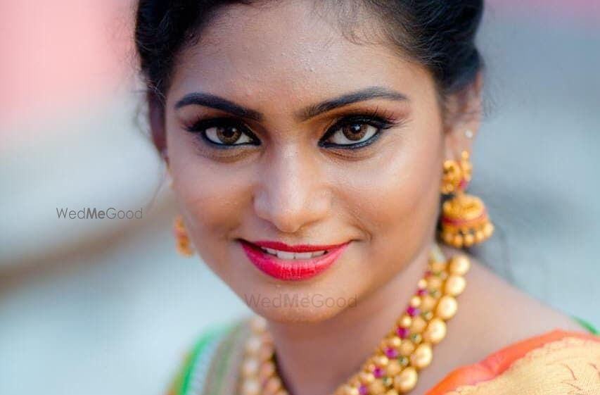 Priyanga Nanganthan Makeup Artist