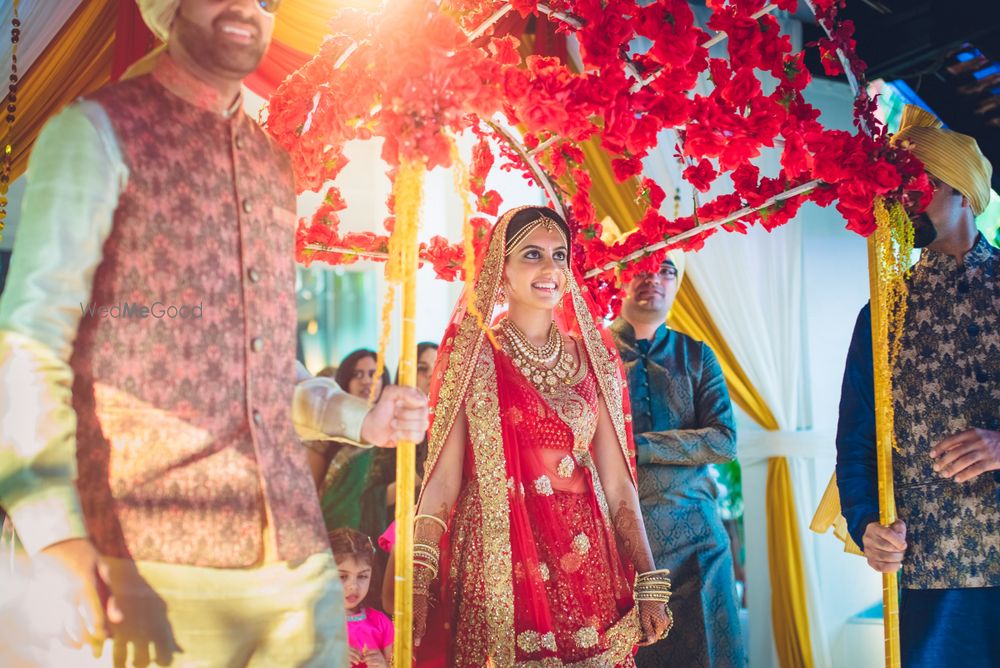 Photo of Unique phoolon ki chadar with big red flowers