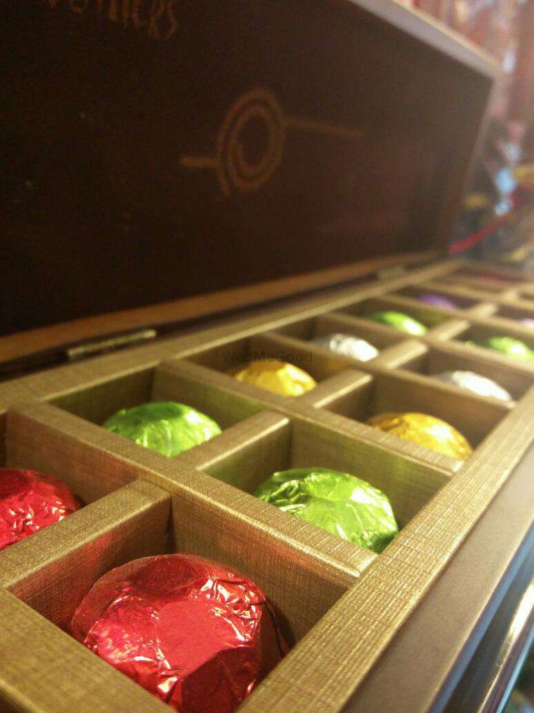 Photo By Chocolatiers - Favors