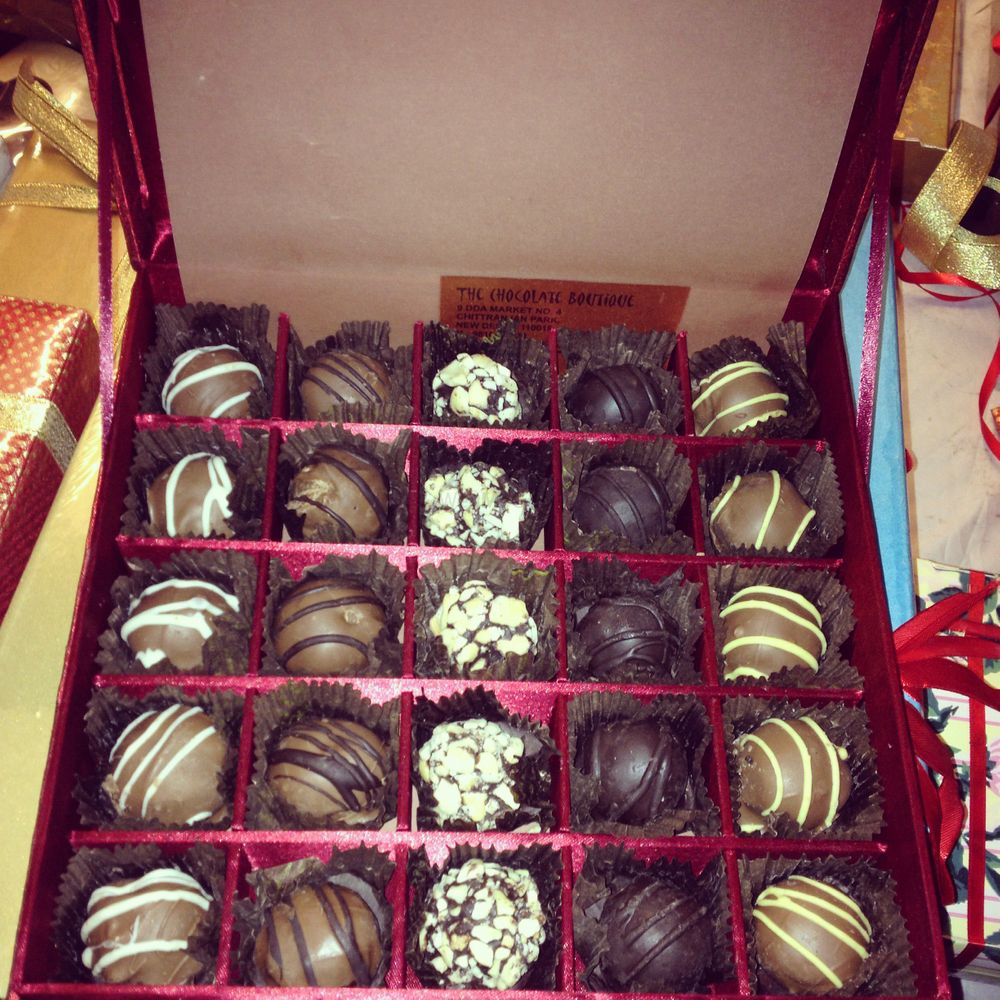 Photo By Chocolatiers - Favors