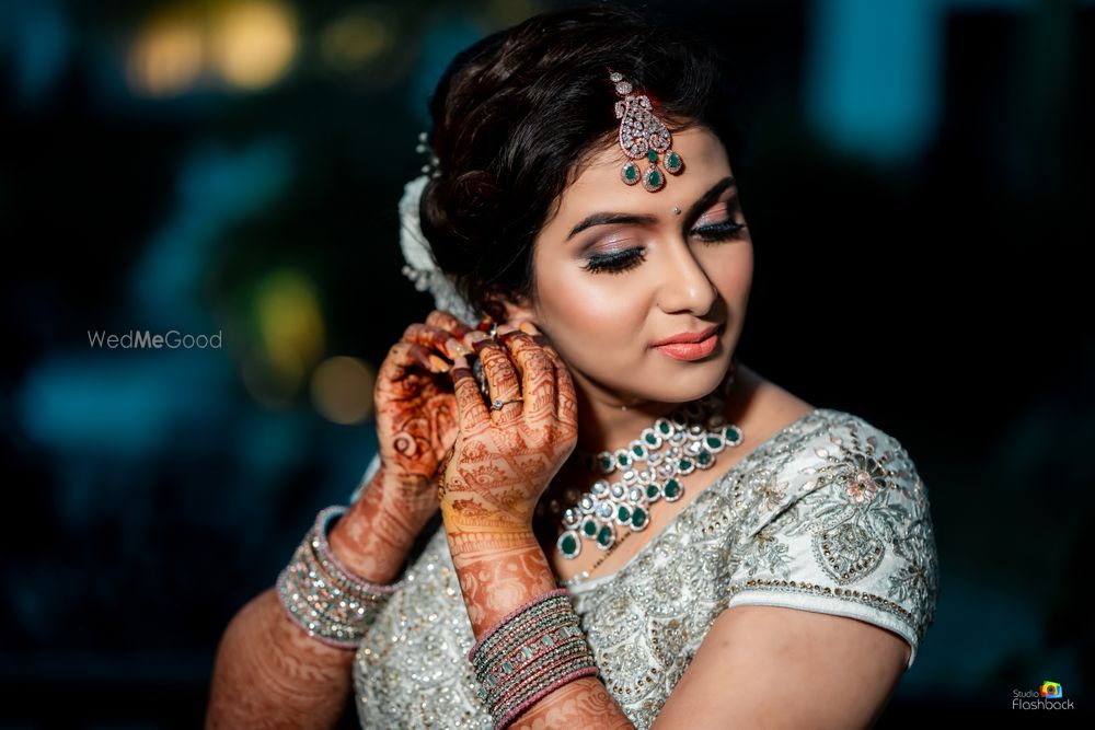 Photo By Anshul Saraogi Makeover - Bridal Makeup