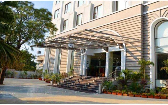 Photo By The Legend Hotel - Venues