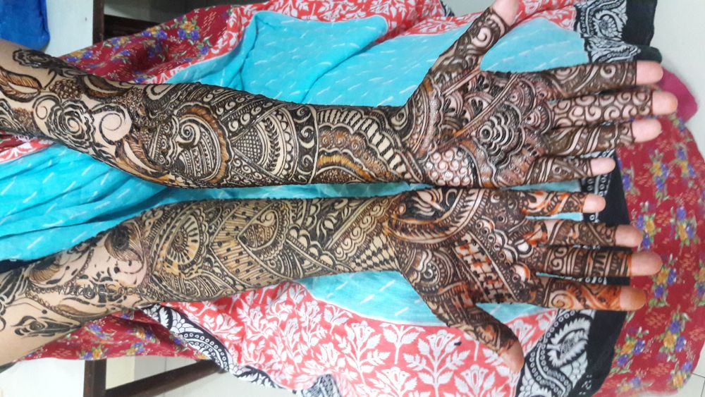 Zoya Mehendi