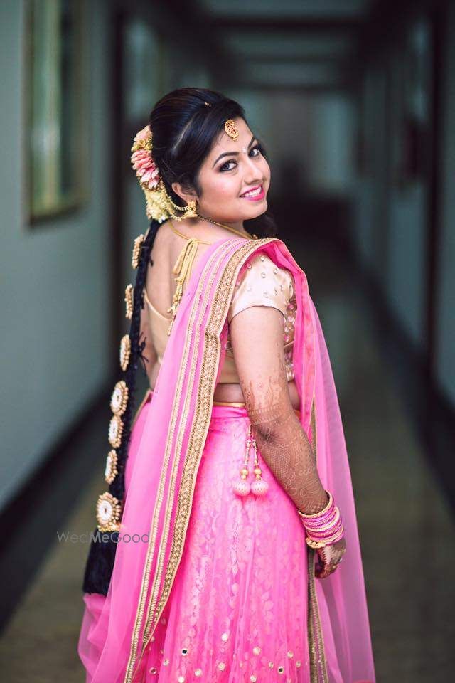 Photo By Roshni Safir - Bridal Makeup