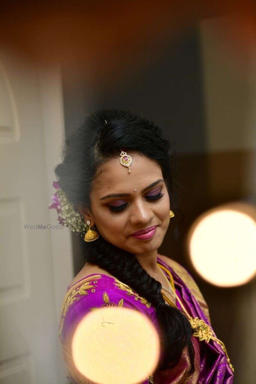 Photo By Roshni Safir - Bridal Makeup