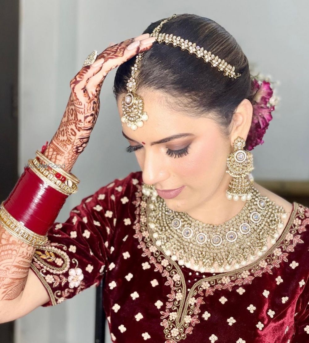 Photo By Makeovers by Amisha Chugh - Bridal Makeup