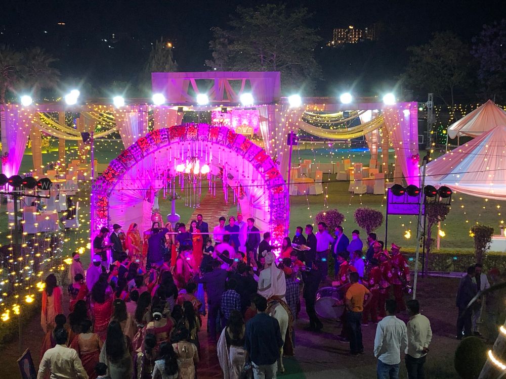 Photo By GAILSUN GREENS - Venues