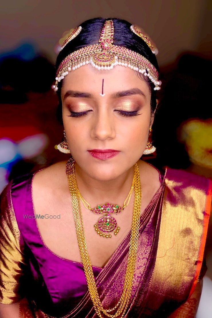 Photo By Aditi Raman - Bridal Makeup