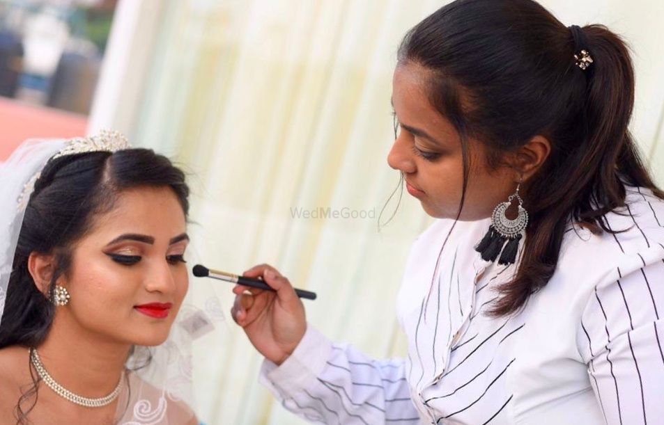 Photo By Makeover by Kavyashree - Bridal Makeup