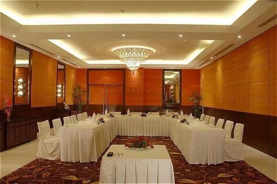 Photo By Fortune Select Global Gurgaon  - Venues