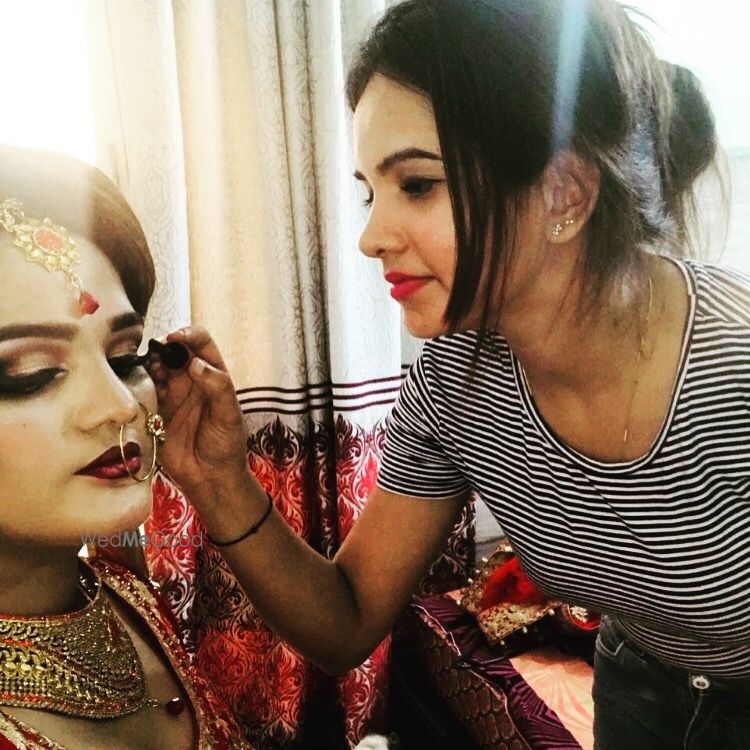 Photo By Pooja Sharma Makeovers - Bridal Makeup