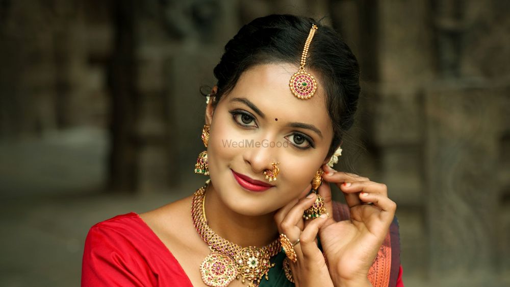 Bhavya Makeup Artist