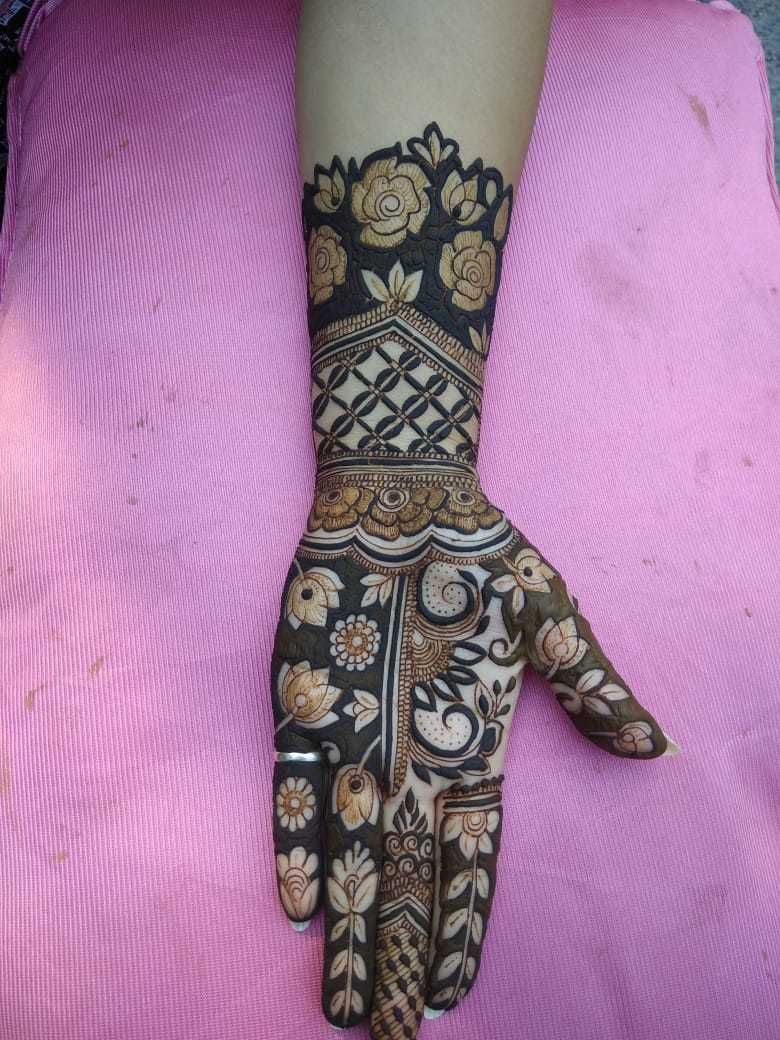 Photo By Ravi Mehandi Art - Mehendi Artist