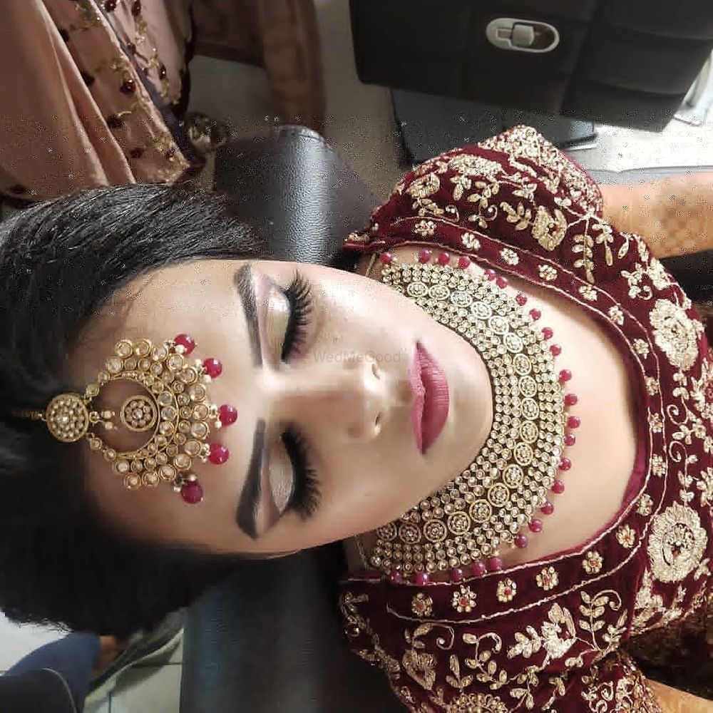 Photo By Harneet Makeovers - Bridal Makeup