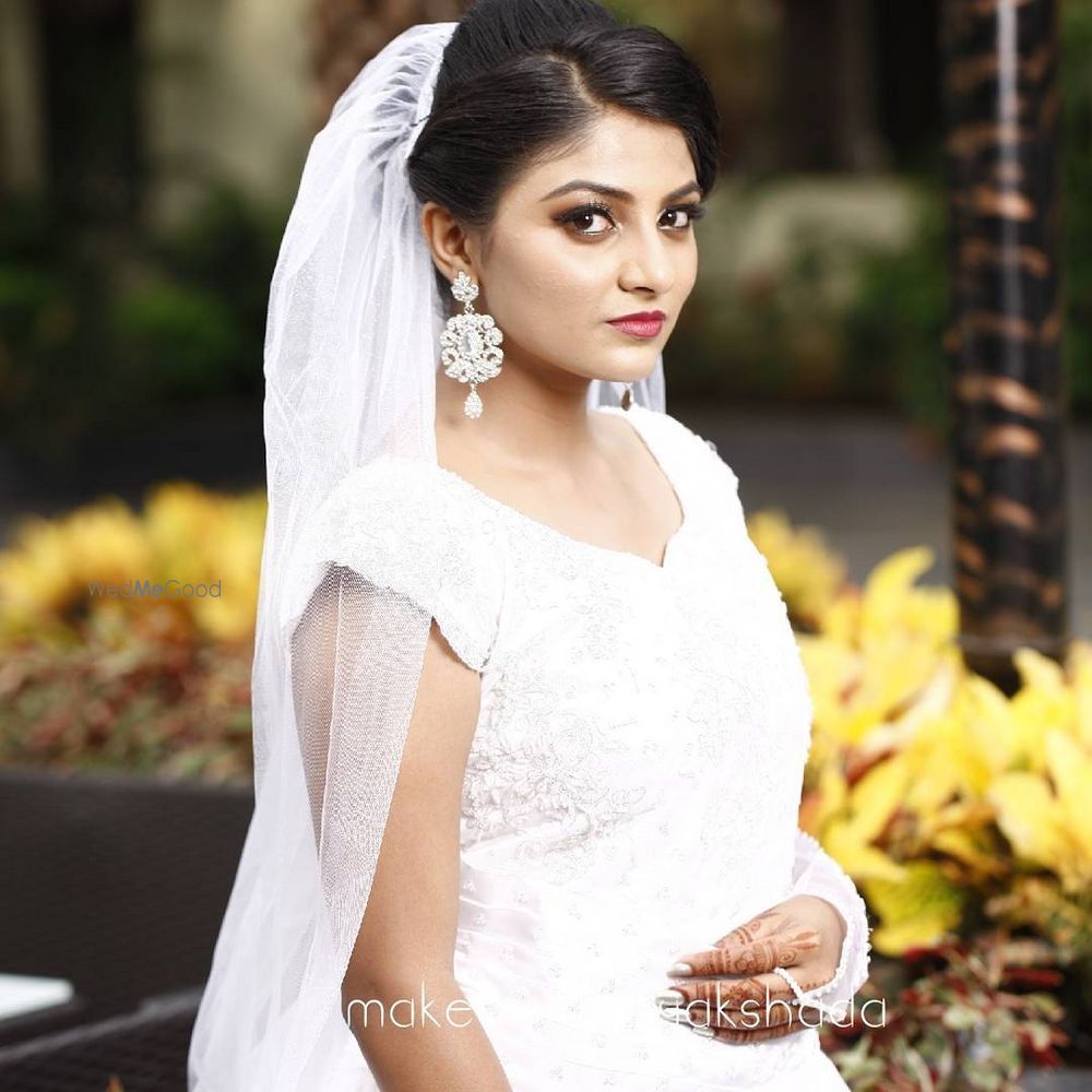 Photo By Makeovers by Akshada - Bridal Makeup