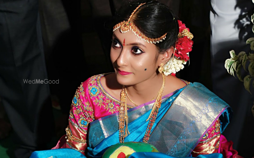 Komal Makeup Artist