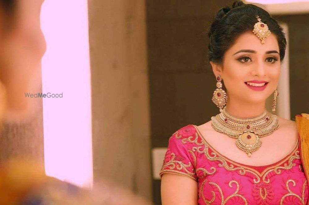 Photo By The Signature Designer - Bridal Makeup
