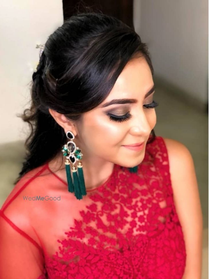 Photo By Makeovers by Deeksha - Bridal Makeup